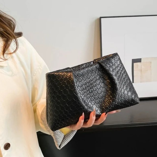 PU Leather Makeup Bag with Retro Woven Embossed Textured Cosmetic Clutch, Large Capacity Women's Toiletry Organizer