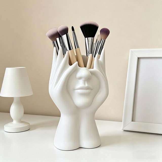 1PC Creative Human Body Art Styling Office Supplies Desktop Multifunctional Storage Pen Holder Makeup Brush Holder Decoration
