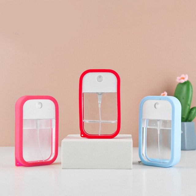 AfricPerfume-Bouteille pulvérisateur pour carte de crédit, bouteille de brume de désinfectant pour les mains avec support en silicone, porte-clés à manchon, 45ml