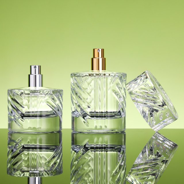 5 pièces nouveau 50 ml/100 ml bouteille de parfum en verre transparent Premium bouteille de pulvérisation vide avec sertissage Nick baïonnette bouteille de parfum atomiseur