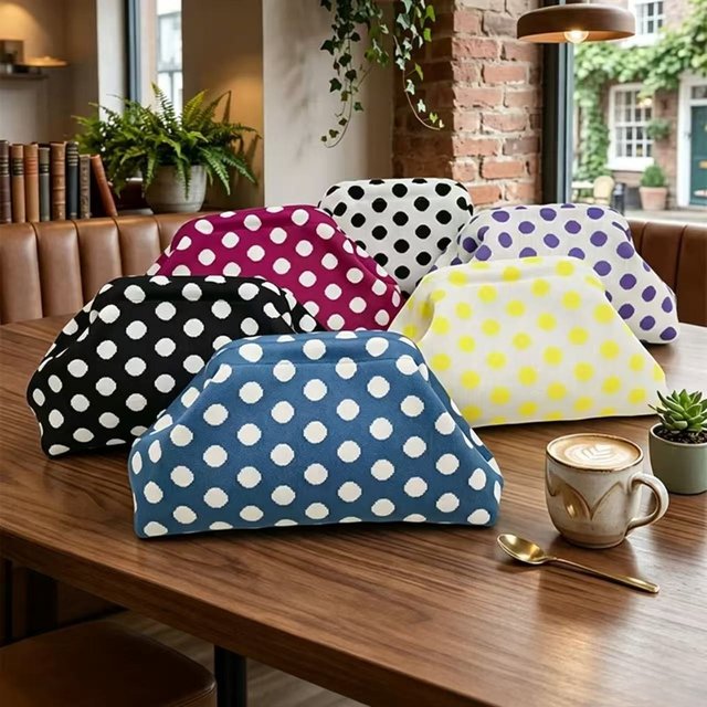 European and American Retro Polka Dot Makeup Bag, Knitted Color-Blocking Large Capacity Portable Cosmetic Pouch