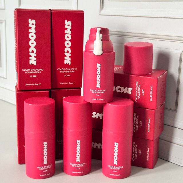 Smooche Containing Skin Loving Ingredients Glycerin VitaminE Natural Herbal Liquid Foundation Makeup Color Changing Foundation