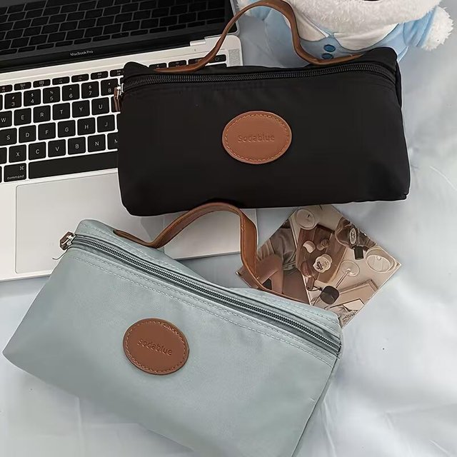 2026 New Portable Makeup Bag Handheld Cosmetic Bag Large Capacity Nylon Women's Travel Toiletry Bag Travel Storage Organizer Bag