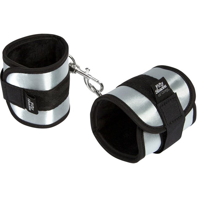 – Totally His Menottes – Velours Doux 6