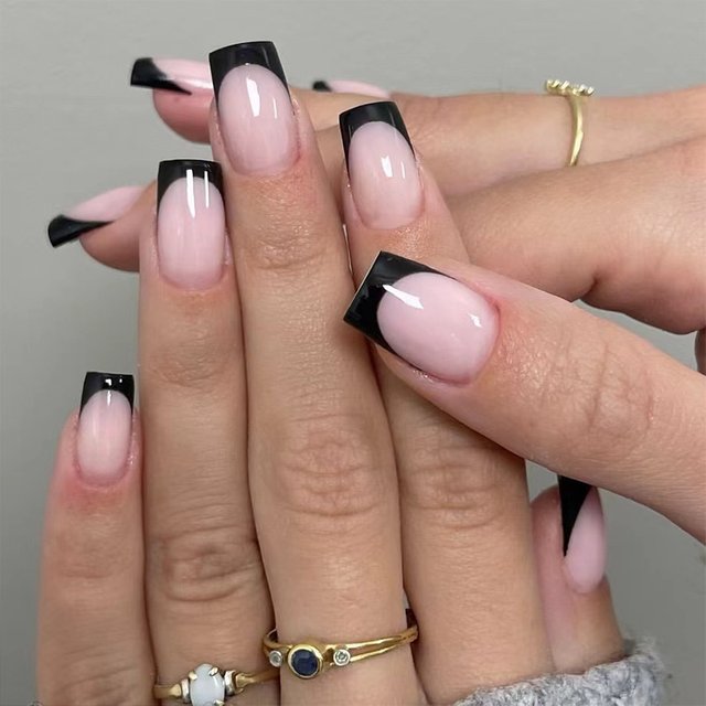 Short Bright Square Armor Simple Black French Line Wear Armor Simple Joker Temperament Wear Armor Manicure 24 Pieces