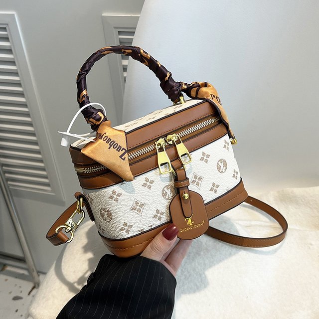 High-end 2023 Bags, Stylish Printed Bags, Portable Shoulder Bags, Messenger Makeup Bags