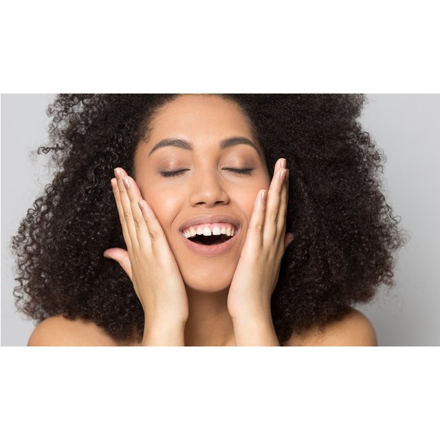 Higiene facial con microdermoabrasión o peeling en KG Clínica y Salud