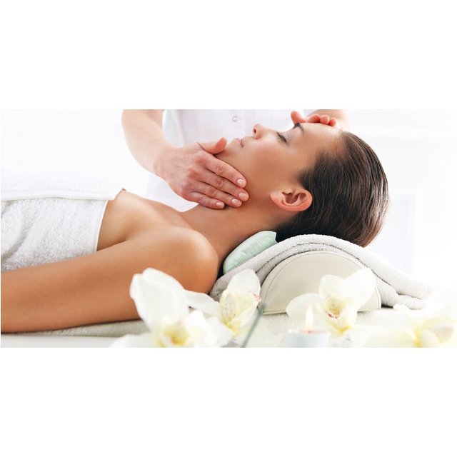 Indulge w/ 60–90 Min Pampering Package – Massage & Facial Combo
