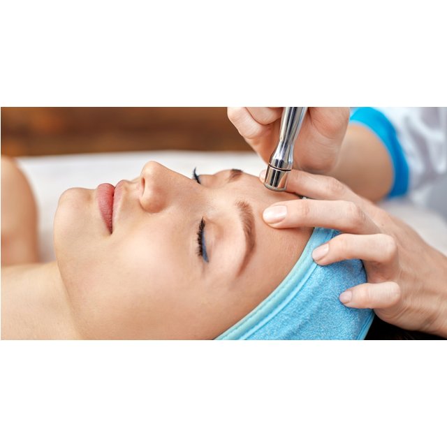 45 Min. Diamant-Mikrodermabrasion-Behandlung inkl. Maske für 1 Person
