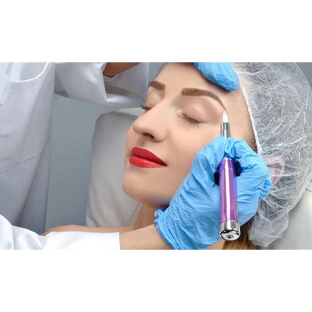 Sesión de microblading con diseño y depilación de cejas