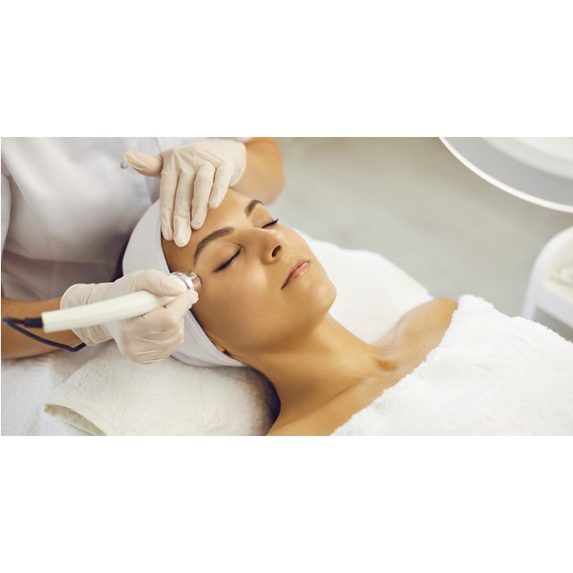 Up to 42% Off on Facial - HydraFacial at Cosmetologist Ernesta