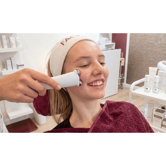 Masaje facial kobido o drenante + estimulación muscular electrónica lifting facial