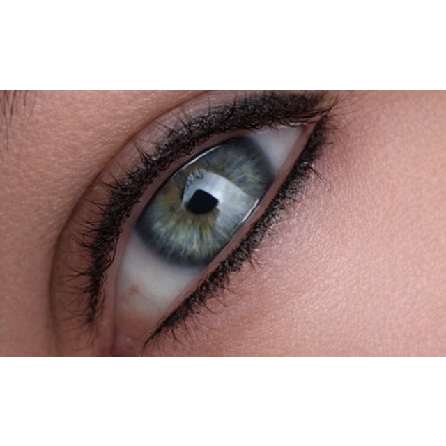 Sesión de micropigmentación con visagismo de cejas