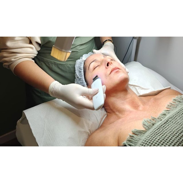 Limpieza facial con opción a análisis, mascarilla y exfoliación