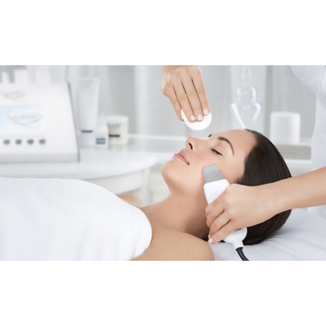 Limpieza facial con pala ultrasónica corriente galvánica martillo efecto lifting y masaje drenante de cara y cuello