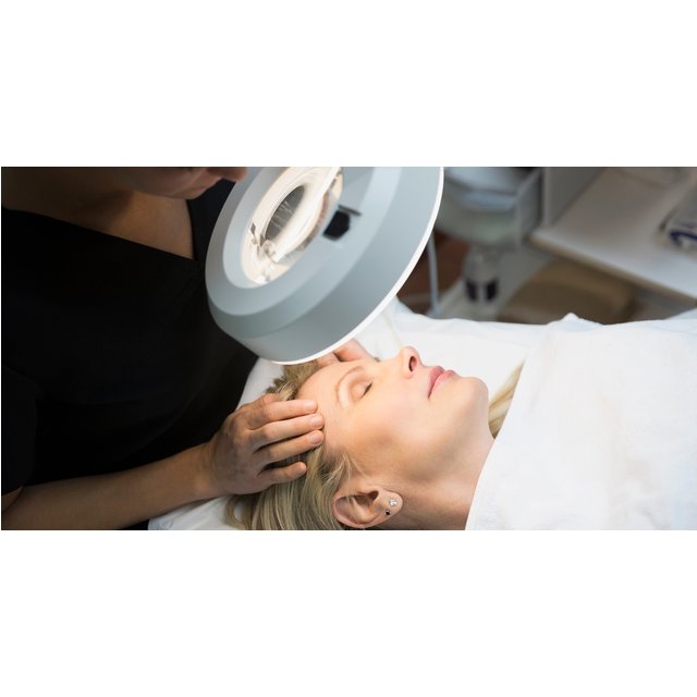 Deep Cleanse Facial or Relaxing HydraFacial with LED Light Therapy