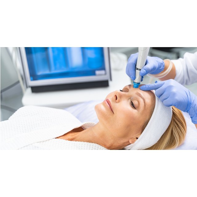 One Express or Signature Deluxe Aqua Peel Skin Session at Miami Kiss