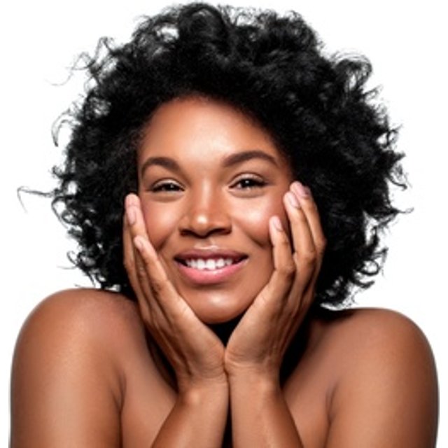 Mesoterapia facial con relleno dérmico en zona facial cuello y escote