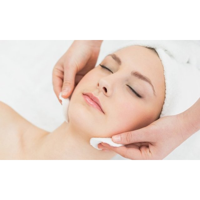 Higiene facial profunda con peeling iónico