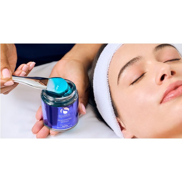Up to 47% Off on In Spa Facial at Glow with Eliza