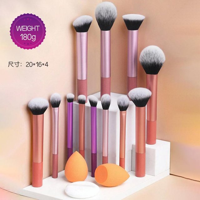Ensemble de 15 pinceaux de maquillage, comprenant un pinceau poudre, un pinceau blush, un pinceau highlighter, un pinceau fard à paupières, un goupillon cils, un pinceau eyeliner, une éponge de maquillage biseautée multicolore