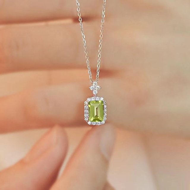 Collier Bouteille de Parfum Aquamarine pour Femme Chaîne de Clavicule Luxe Léger Niche Tempérament Super Féerique Chaîne pour Pull Style Froid 1