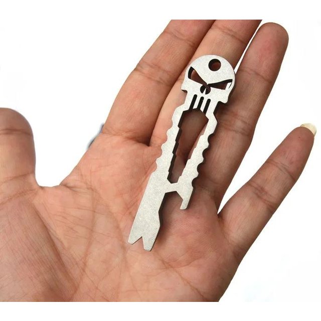 Portachiavi Piede di Porco Teschio in Acciaio Inossidabile EDC Portatile Esterno Multifunzione Strumento Apribottiglie Chiave Inglese Leva Chiodi Strumenti Portatili argento