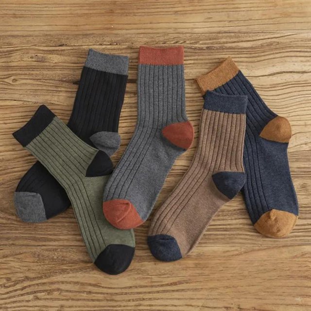 Drei Paar Herren-Schlauchsocken, modische, kontrastfarbene, gestreifte Baumwollsocken, Deodorant, schweißabsorbierende, warme Wintersocken brown