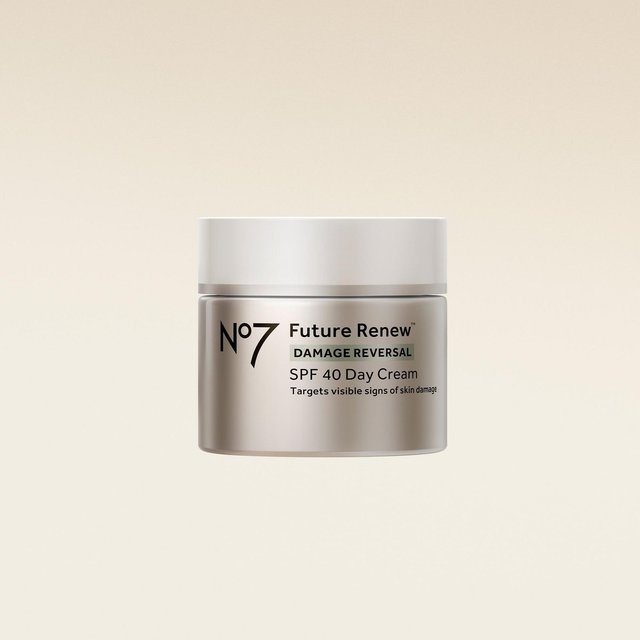 No7 Future Renew™ Damage Reversal SPF40 Day Cream 50ml