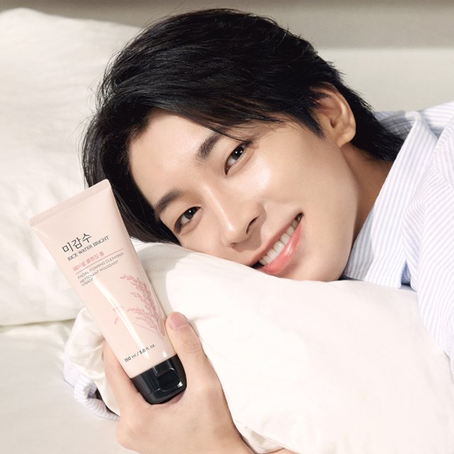 THE FACE SHOP - Rice Water Bright Foaming Cleanser - 100ml