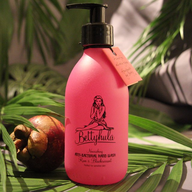 Bettyhula 150ml Nourishing Anti-bacterial Hand Wash in Rum & Blackcurrant Pink