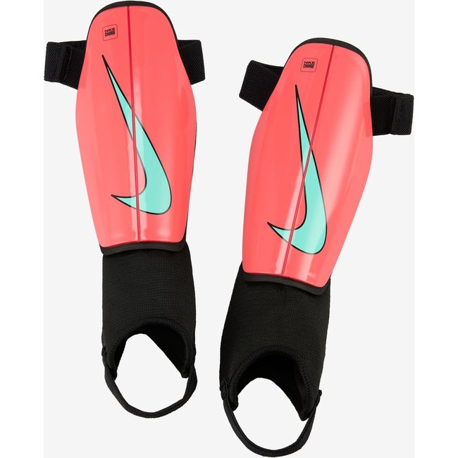 Caneleira Nike Charge Infantil