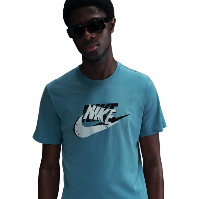 Camiseta Nike Sportswear 12MO Futura Masculina