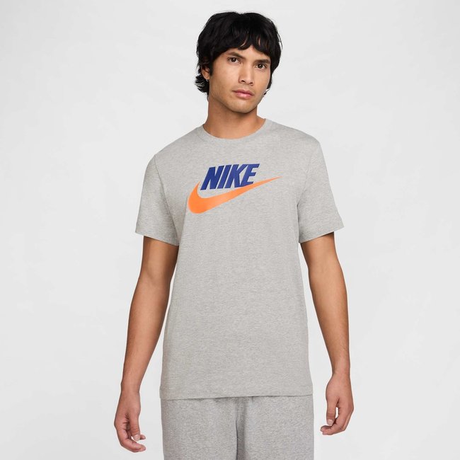 Camiseta Nike Sportswear Club+ Masculina