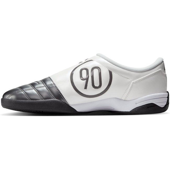 Nike Total 90