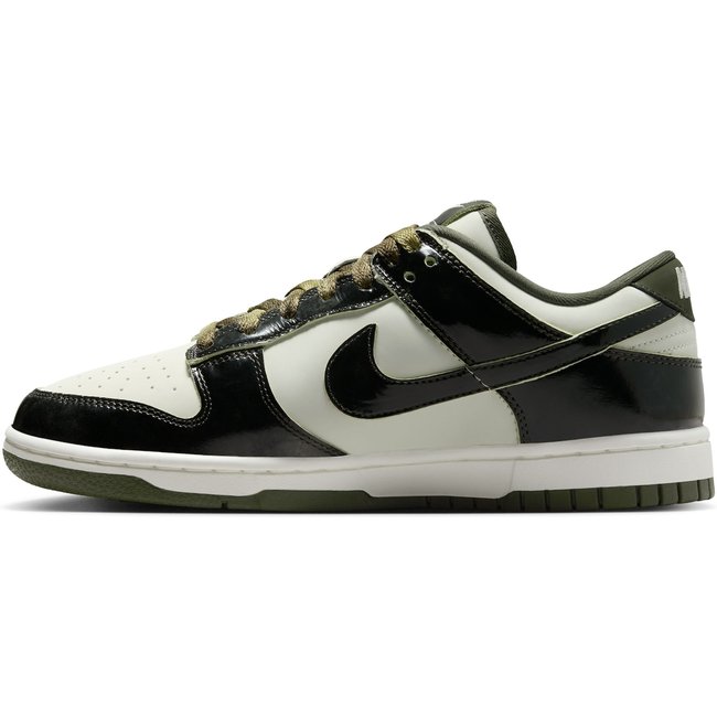 Women's Dunk Low SE Panda