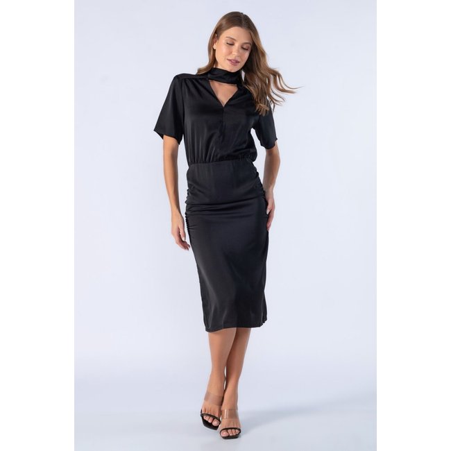Vestido midi Lamis franzido decotado Preto