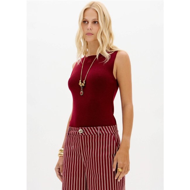 Blusa De Tricô Sem Mangas Lança Perfume
