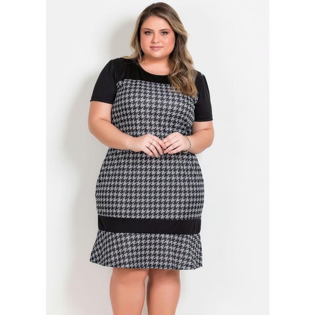Vestido Plus Size Com Babado Pied Poule Marguerite