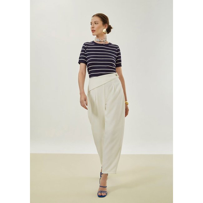 Calça Maria Valentina Cenoura Alta Off-white