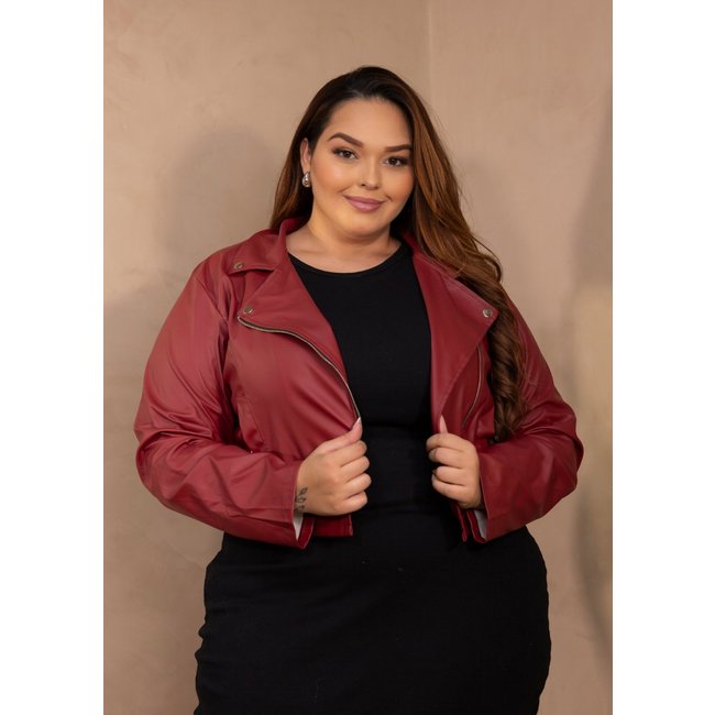 Jaqueta P.U. Cropped Plus Size Com Zíper Cia do Vestido Marsala