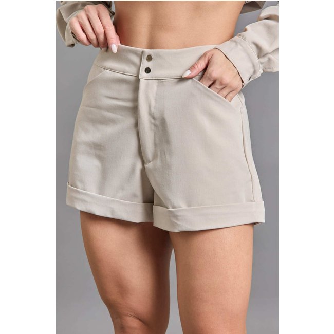 Shorts Em Poliéster Feminino Com Botões de Pressão Dialogo Bege