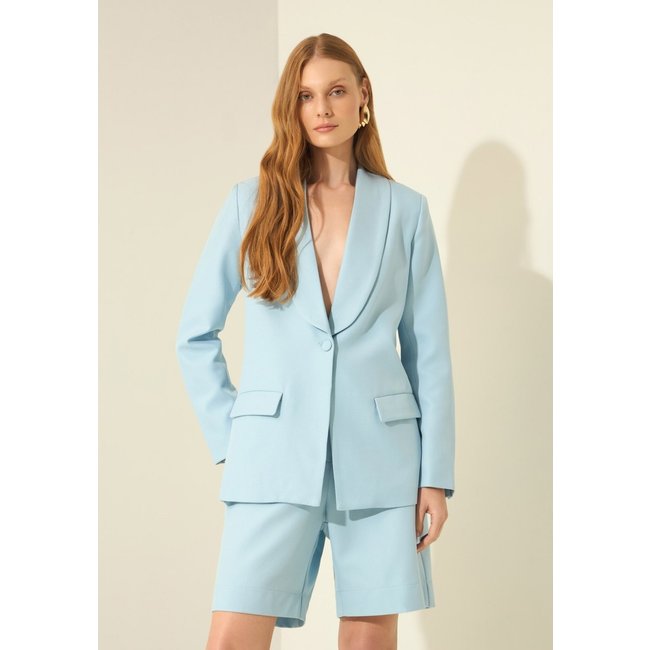 Blazer Feminino Com Gola Em Tecido Plano
