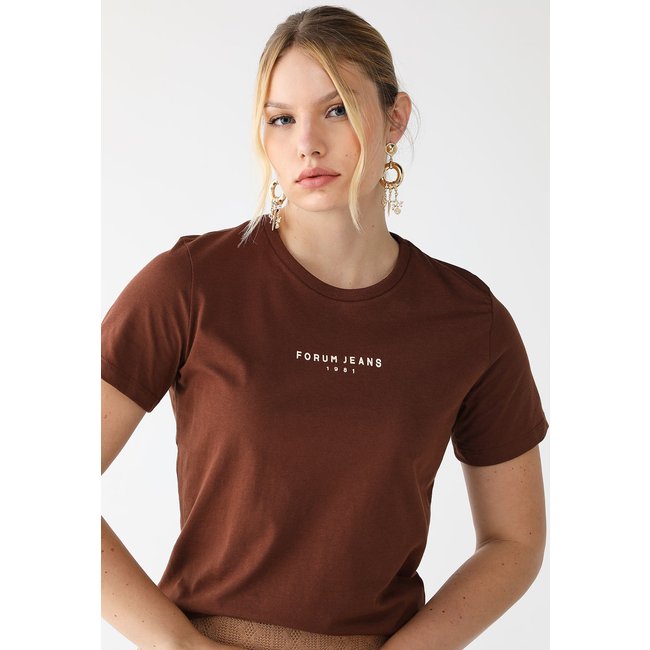 Camiseta Forum Slim Logo Marrom