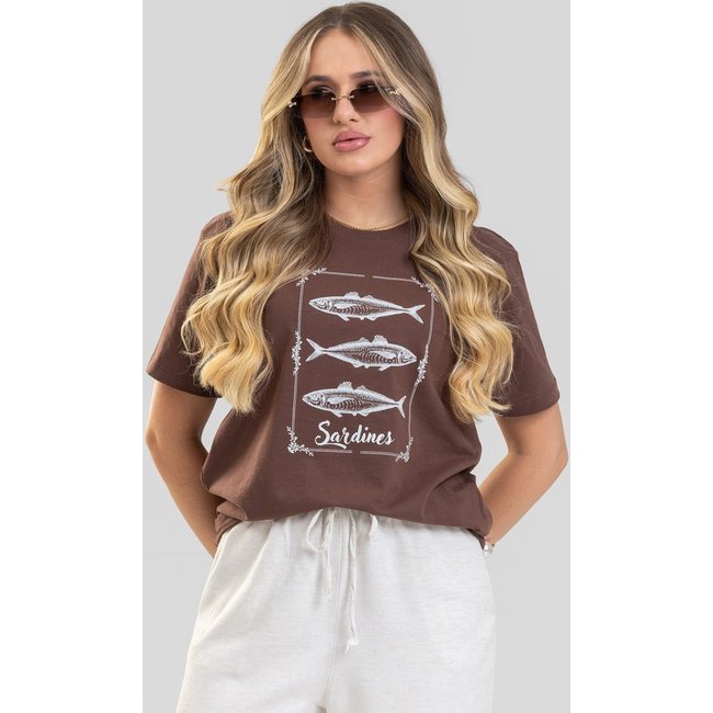 Camiseta Feminina Cianitas Marrom Estampa Sardines