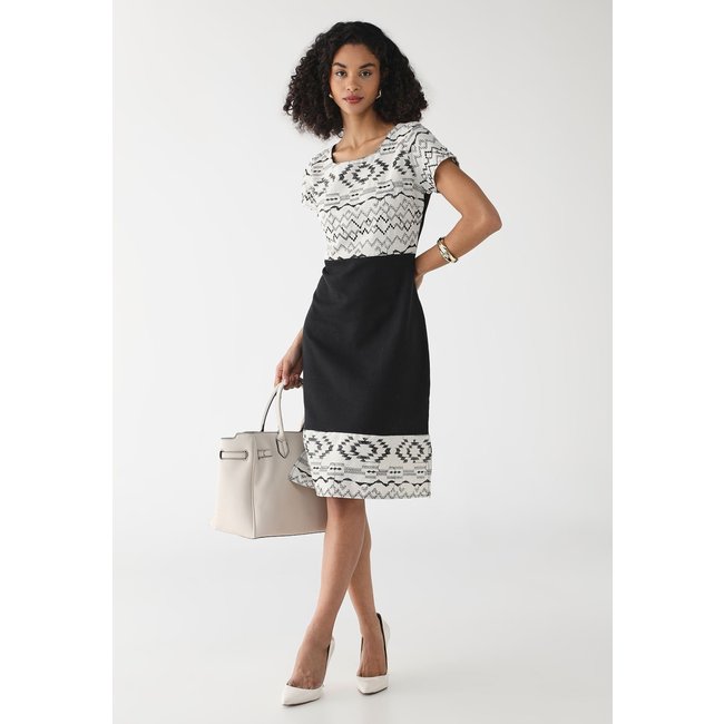 Vestido Feminino de Linho Bordado Midi Preto