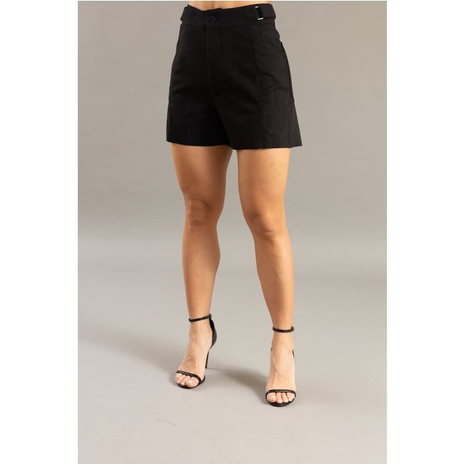 Shorts Suede Feminino Com Detalhe No Cós Dialogo Jeans Preto