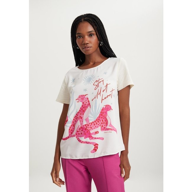 Blusa T-shirt De Mangas Curtas Com Frente Estampada