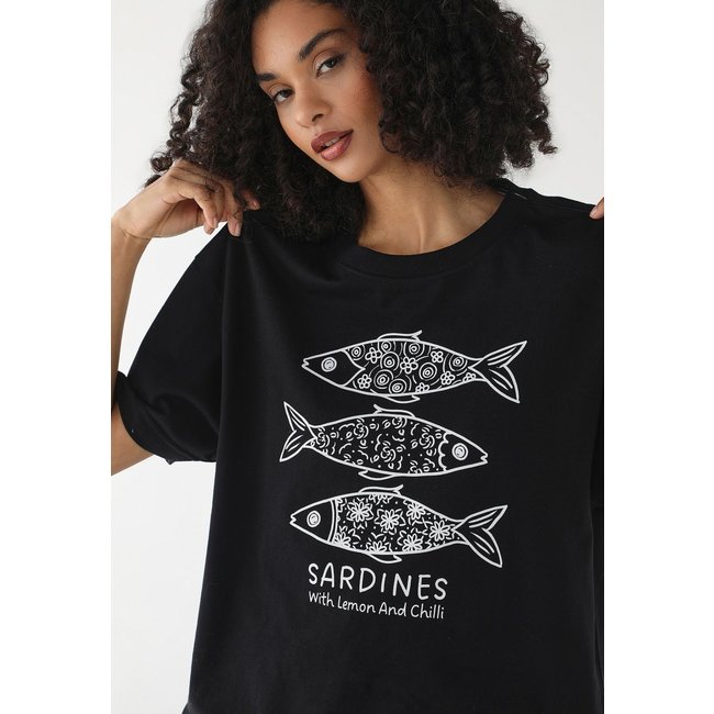 Camiseta Feminina Oversized Fiveblu Estampada Sardines Preta
