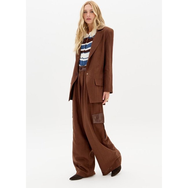 Calça Wide Leg Cintura Média Com Bolso My Favorite Things